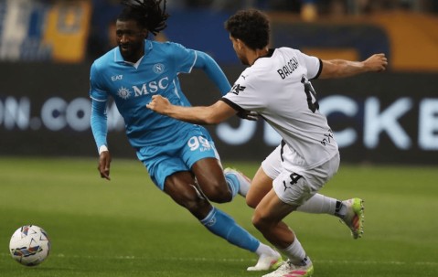 意甲领头羊掉链子：3次中框点球取消，孔蒂气炸了