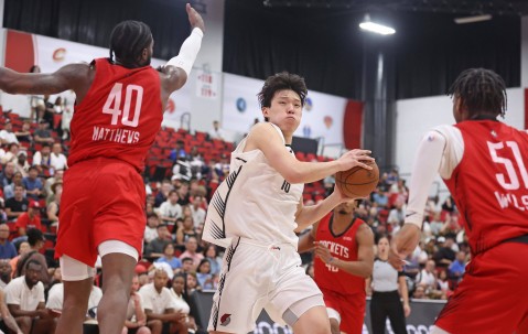 杨瀚森8+8+5+3篮板创新高 夏联G4开拓者击败火箭