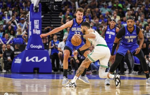 瓦格纳32+8班凯罗29+6 魔术险胜绿军总分追至1-2