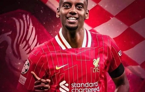 利物浦将组最强三叉戟！签下埃基蒂克后，有望1.5亿镑拿下伊萨克