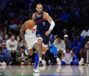 自由球员科菲加盟雄鹿 此前6年均效力于快船