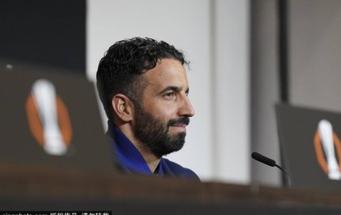 曼联主帅阿莫林警示球队：欧联半决赛次回合不可掉以轻心