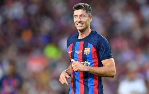 再见莱万！续约遭拒绝！巴萨豪气求购意甲MVP，打造梦幻三叉戟