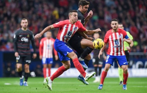 西甲争冠保卫战：马竞主场迎战皇家社会，红蓝对决一触即发