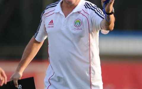 皇马能翻盘阿森纳吗？前国足主帅：必须的，皇马有能力进三四球