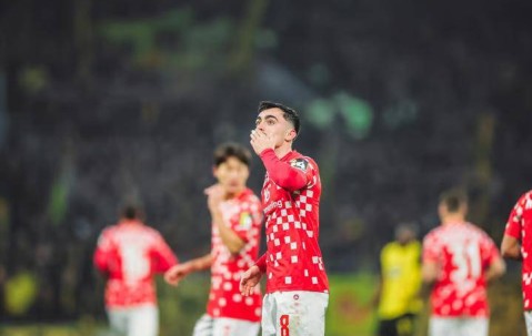 从0-1到0-2！欧冠亚军倒下，3线崩盘，德甲44亿对决，或助黑马争4