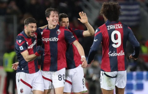 意甲惊险一役，那不勒斯险胜博洛尼亚；纽卡斯尔3-0逆袭曼城